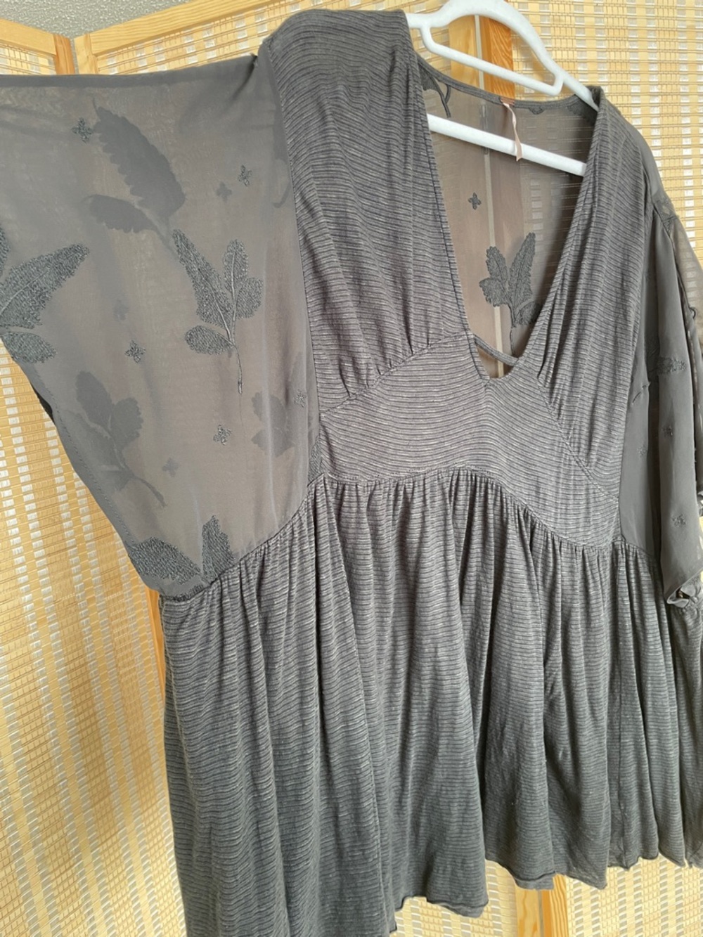 Boho V-Neck Flowy Womens Top in Charcoal Gray - Picture 15 of 15